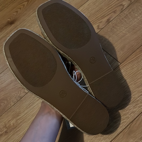 Sandals - Picture 4 of 7